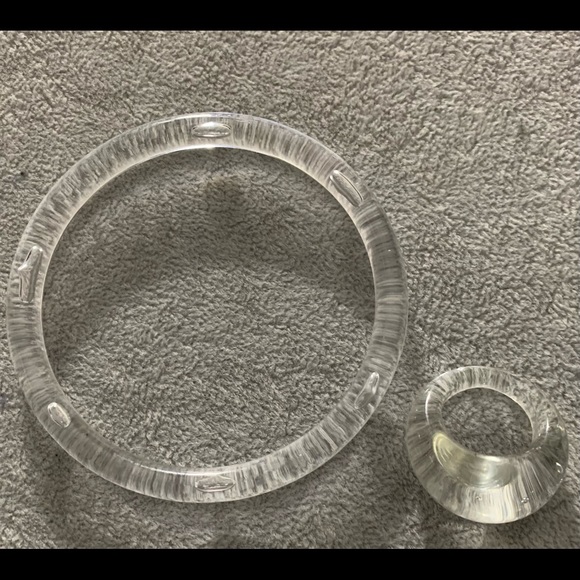 Woman’s acrylic dome ring and bracelet. NWNT. Size 7.5 ring approximate - Picture 2 of 12